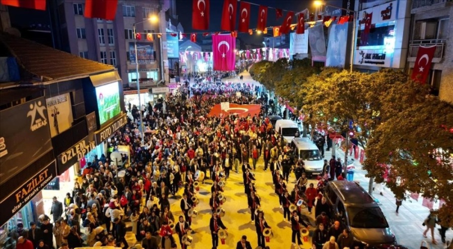Bursa İnegöl'de Cumhuriyet'in 101. yılı kutlandı
