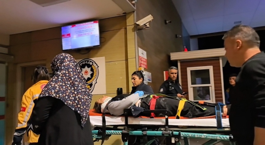 Bursa'da halı silkelerken terastan düşen genç kız ağır yaralandı