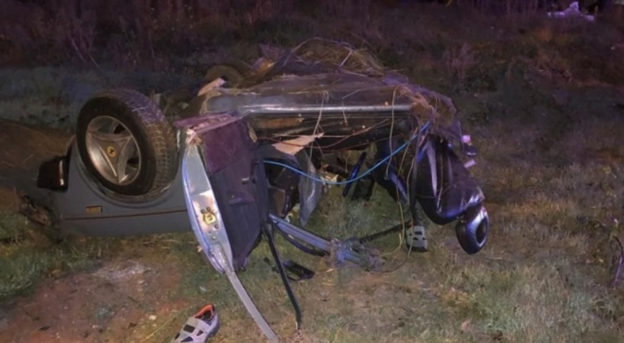 Otomobil ikiye bölündü! 2 kişi öldü, 1 kişi yaralandı