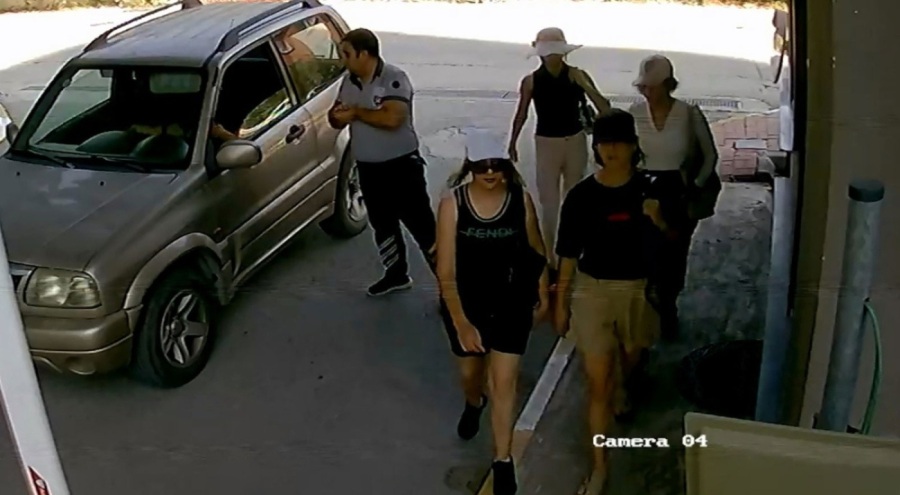 4 kadın, 3 daireden 950 bin liralık ziynet eşyası çaldı