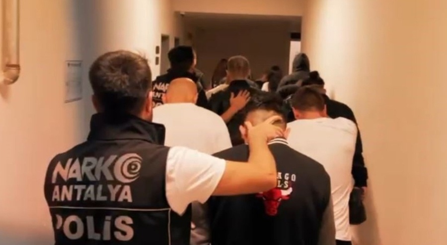 Zehir tacirleri suçüstü yakalandı!