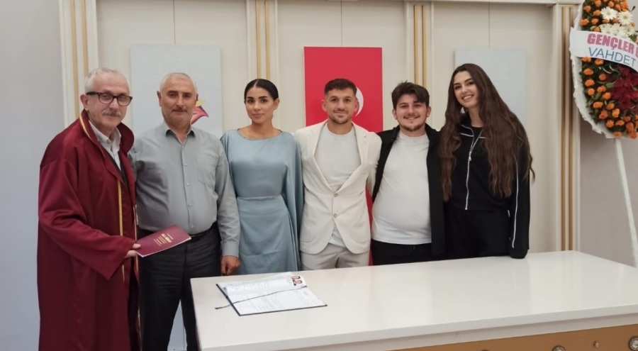 Maç sonrası nikah masasına oturdu