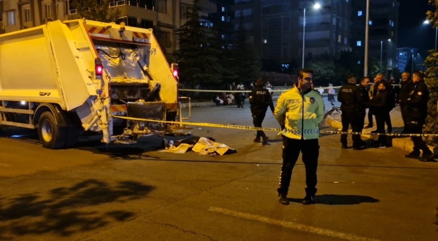 Çöp kamyonun çarptığı anne hayatını kaybetti, oğlu ağır yaralandı