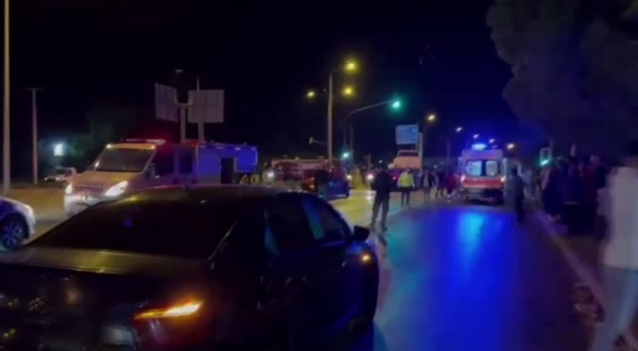 Tıra çarpan otomobilin sürücüsü yaralandı