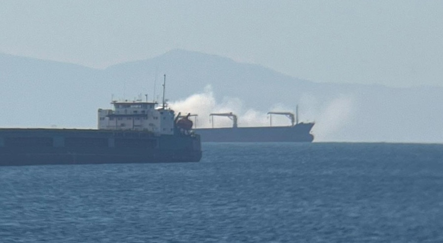 İstanbul'da Pendik açıklarında gemide yangın paniği!