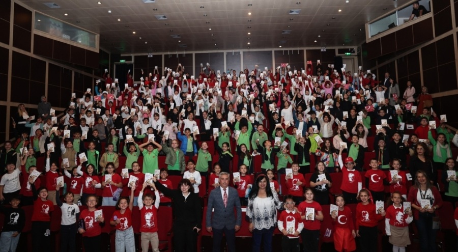Nilüfer'de 'Çocuklara Kitap Söyleşileri' etkinliğinde konu Cumhuriyet