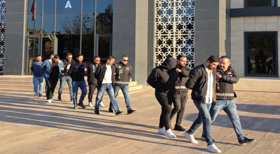 Kaçak silah ticareti operasyonu! 6 kişi yakalandı