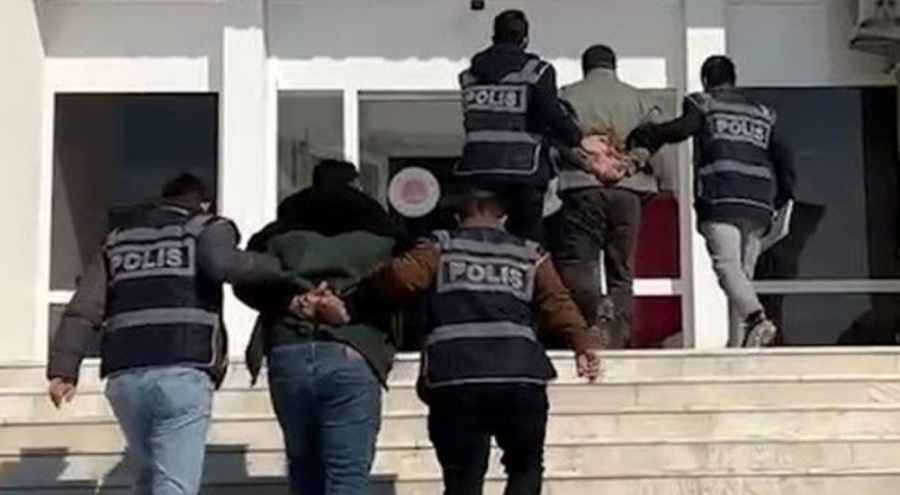 Maçta İstiklal Marşı okunurken ayağa kalkmayan 2 kişiye gözaltı