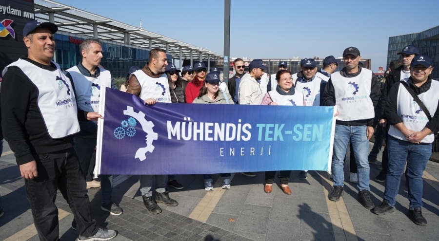 Mühendisler Bursa'da bir araya gelerek 'Hak yoksa iş yok' eylemi gerçekleştirdi