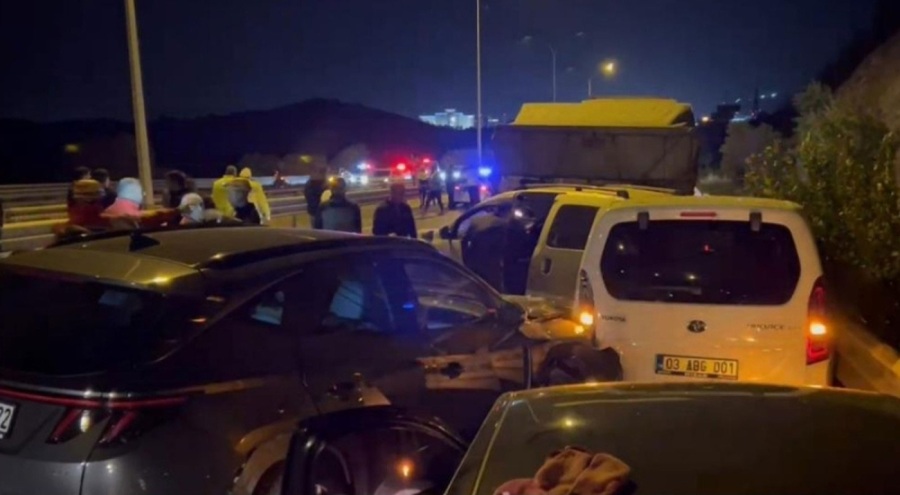 10 araçlı zincirleme kaza! Çok sayıda yaralı var