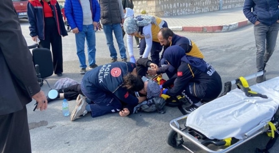 Otomobil ile çarpışan elektrikli bisikletin sürücüsü yaralandı