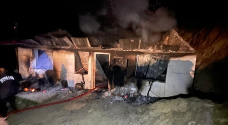 Evde çıkan yangında bir kişi hayatını kaybetti