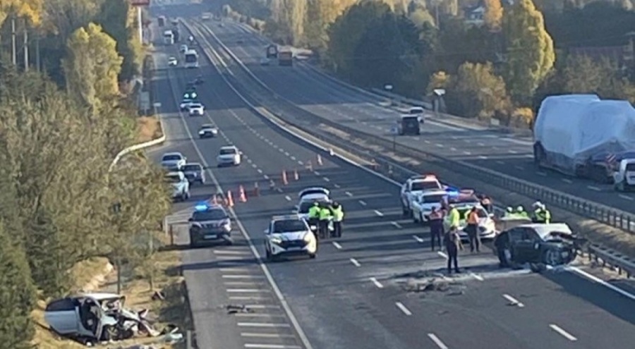 Otoyolda ters yöne girip dehşet saçtı! 3 ölü, 2 yaralı