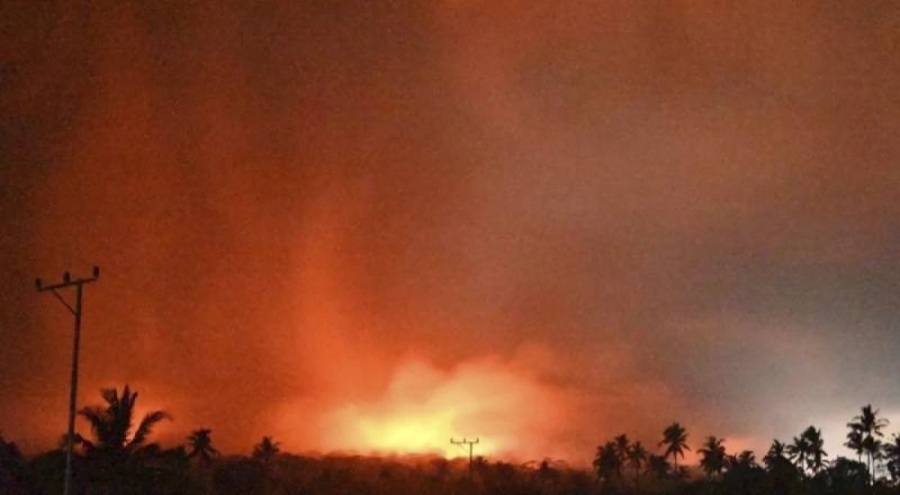 Endonezya'da gece yarısı yanardağ patladı! Çok sayıda can kaybı var