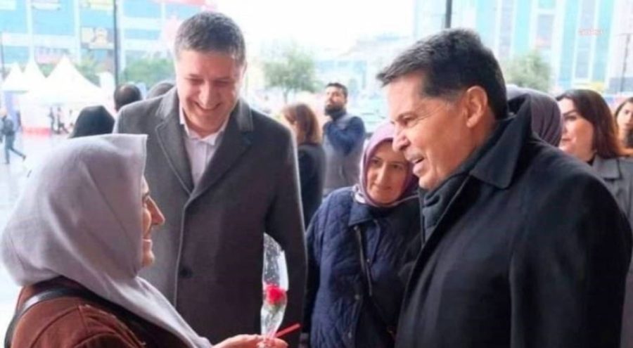 Ahmet Özer'in danışmanı istifa etti