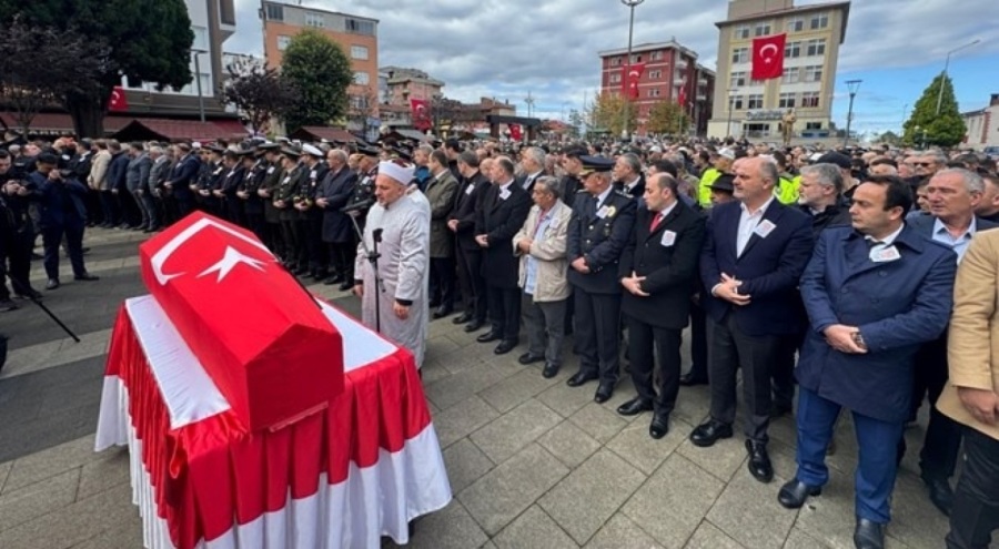 İstanbul'da şehit olan polise acı veda