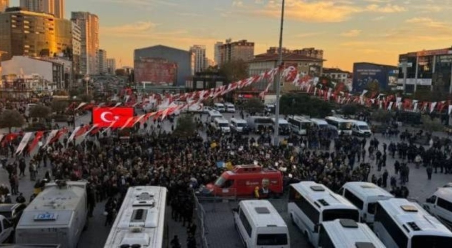 CHP Grup Başkanvekili Gökhan Günaydın, Esenyurt Meydanı'nda konuştu