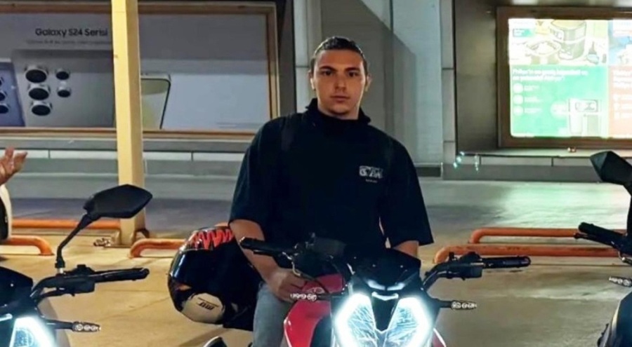 Motosikletiyle ağaca çarpan 16 yaşındaki sürücü hayatını kaybetti