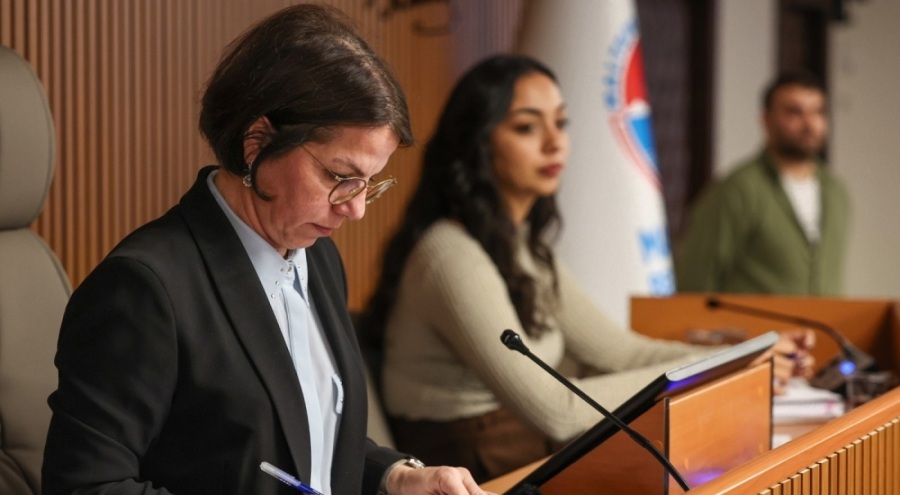 Belediye Başkanı Esin Köymen'den belediyelere kayyum atanmasına tepki