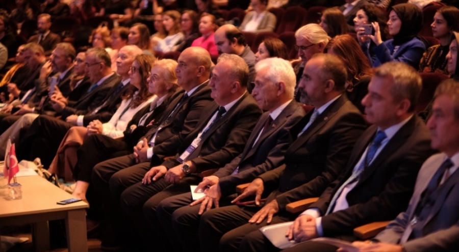 BUÜ Uluslararası Öğretmen Eğitimi ve Akreditasyon Kongresi'ne ev sahipliği yaptı