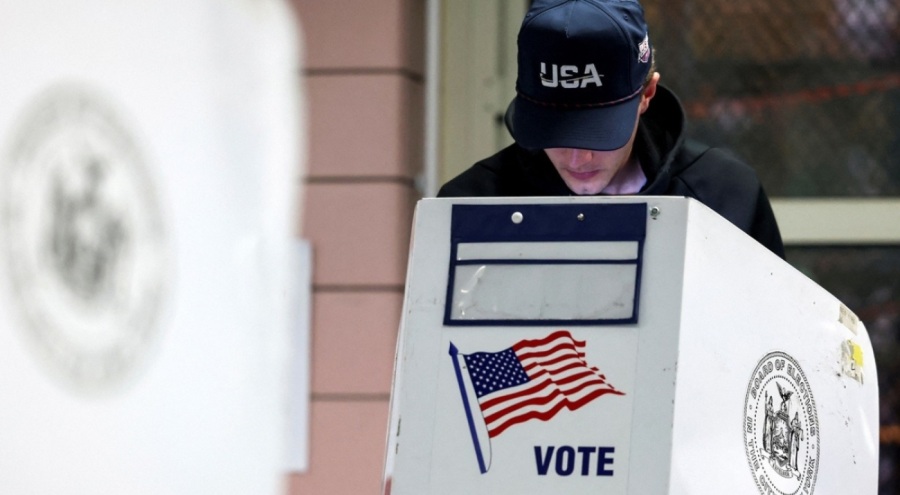 ABD'de seçim günü: Oy verme işlemi başladı