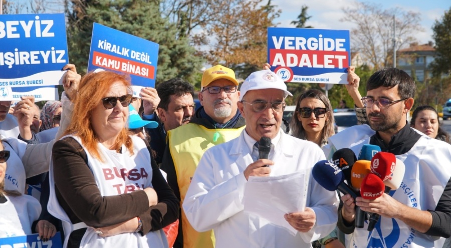 Bursa'da sağlık çalışanlarından grev!