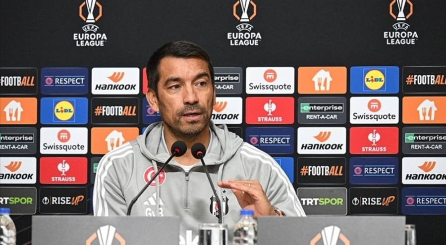 Beşiktaş Teknik Direktörü Bronckhorst: Galibiyetle devam etmek istiyoruz