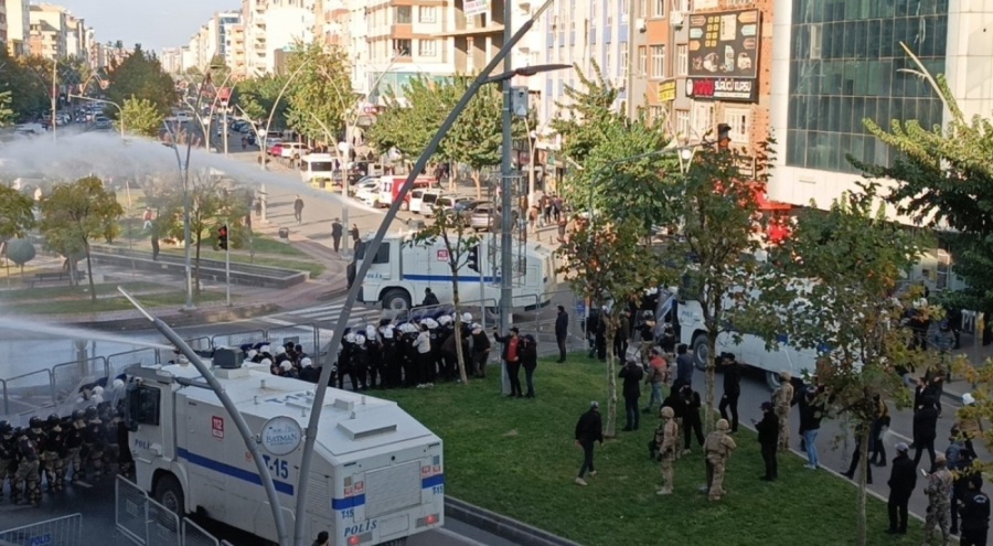 Batman Valiliği: 6 polis yaralandı, 67 şahıs gözaltına alındı