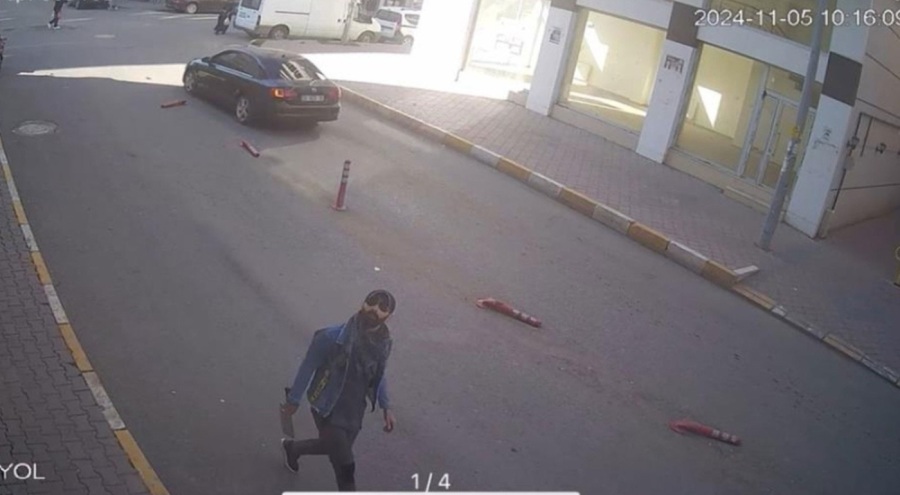 AK Parti Iğdır İl binasına satırlı saldırı!