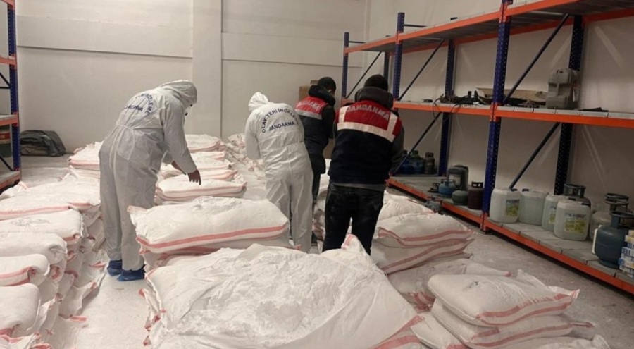 Bebek pudrasıyla karıştırılmış 250 kilo uyuşturucu madde ele geçirdi