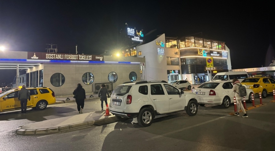 Feribotun iskeleye çarpmasıyla 2 yolcu yaralandı