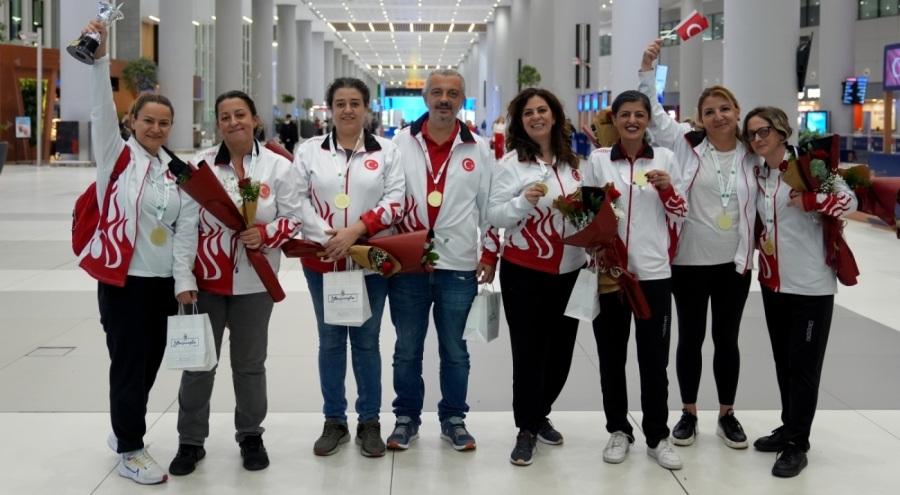 16. Dünya Briç Şampiyonası'nda şampiyon olan milli takım, yurda döndü