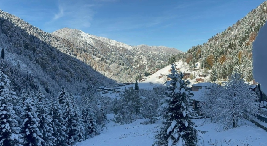 Ayder Yaylası'nda kar kalınlığı 20 santimetreye çıktı