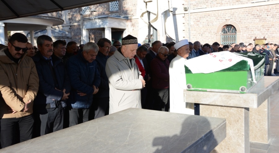 Kazada ölen skuter kullanıcısı Ecem'in cenazesi Balıkesir'de defnedildi