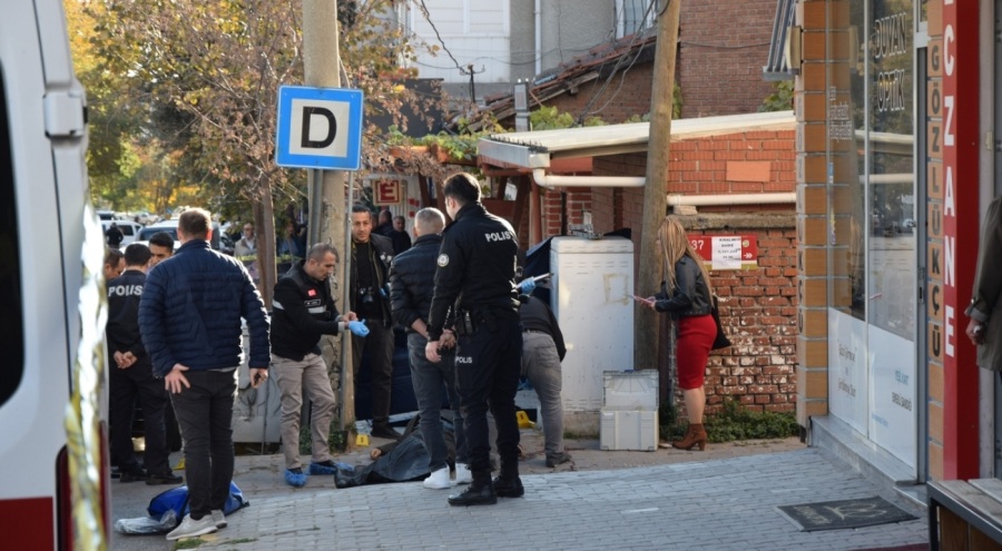 Husumetli olduğu kişi tarafından öldürüldü!