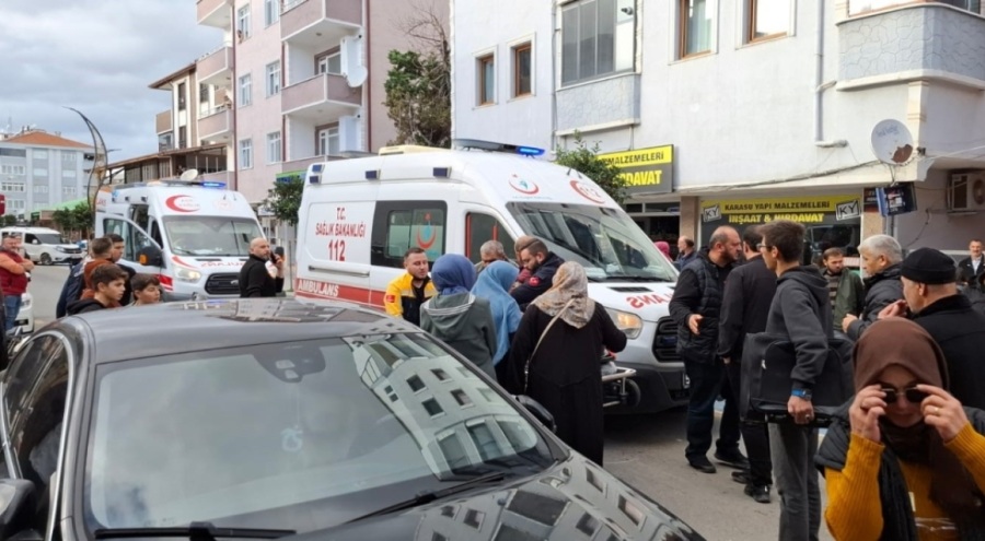 Lastiği patlayarak kontrolden çıkan motosiklet kadına çarptı!