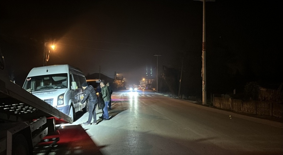 İşçi servisi ile cip çarpıştı: 8 yaralı