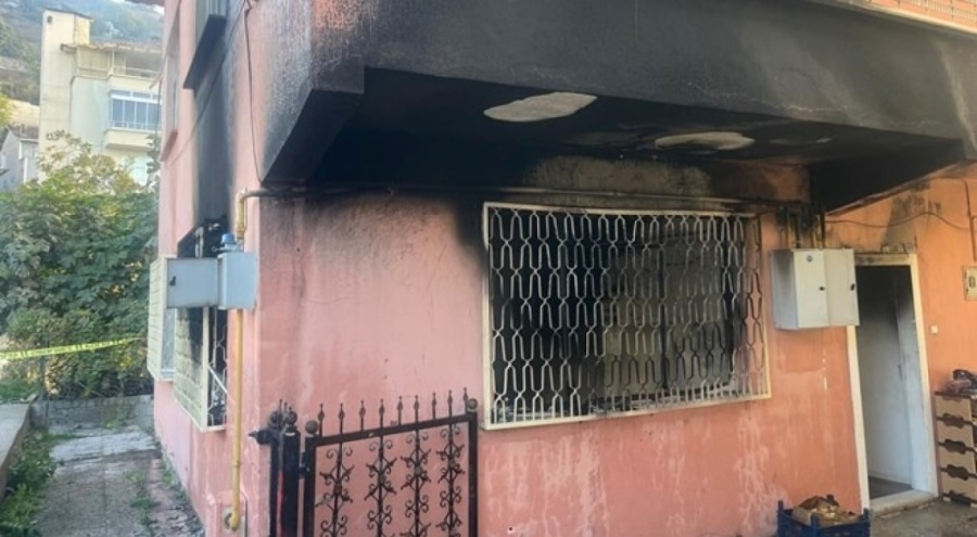 İki katlı evde yangın çıktı