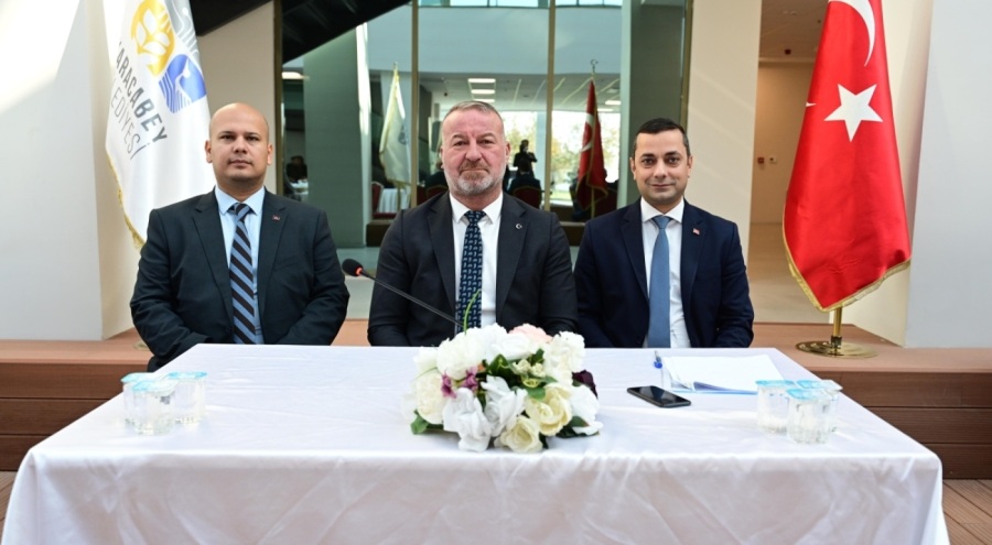 Karacabey Belediye Başkanı Karabatı muhtarlarla buluştu