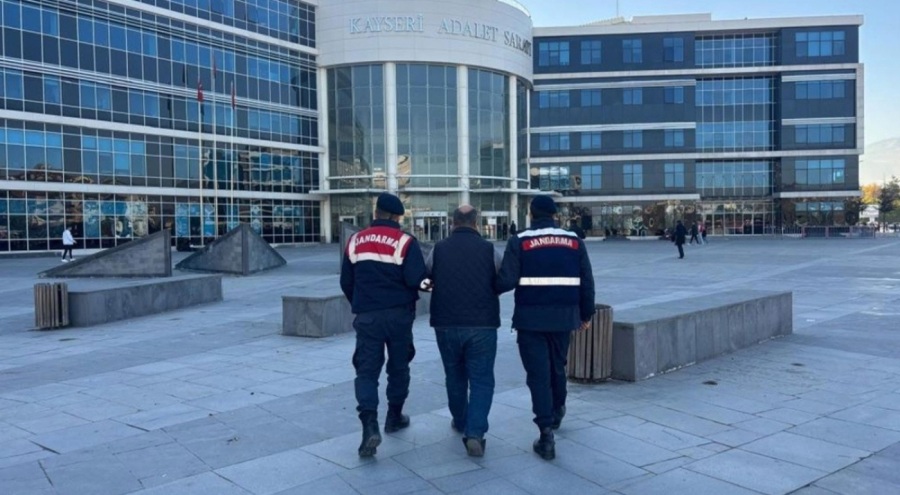 FETÖ'den aranan ihraç öğretmen tutuklandı