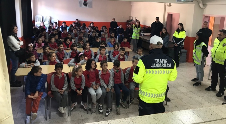 Karacabey'de öğrencilere trafik semineri verildi