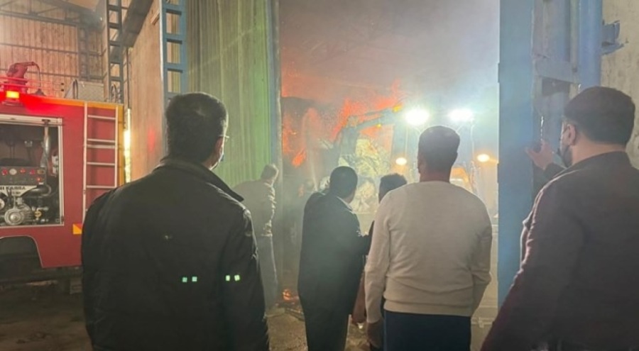 Fabrikada korkutan yangın!