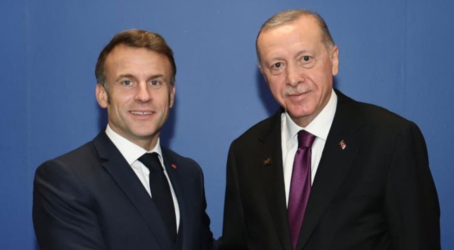 Cumhurbaşkanı Erdoğan Emmanuel Macron ile bir araya geldi