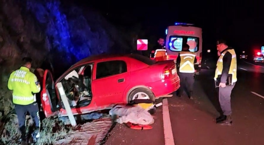 Bursa'da refüje düşen otomobilinde can verdi