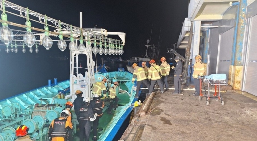 Güney Kore'de tekne battı! 2 ölü, 12 kayıp