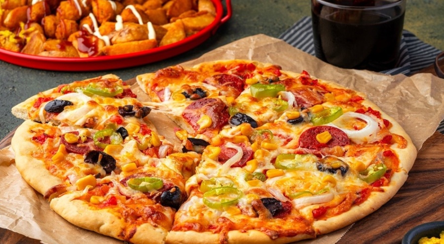 Ünlü pizza markasında tifo riski!