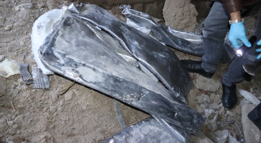 189 yıllık kilisenin çatısından 'kurşun levha' çalan zanlı yakalandı