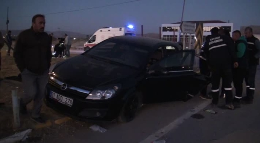 2 otomobil çarpıştı: 6 yaralı