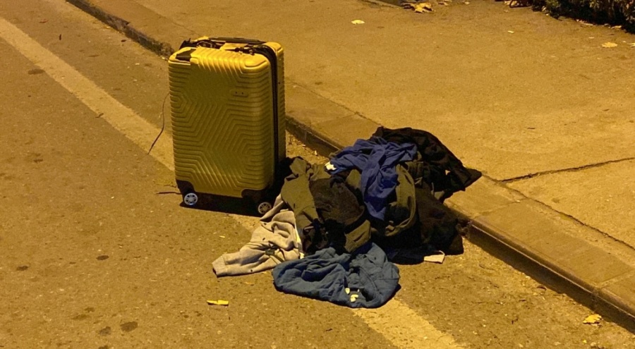 Cadde üzerindeki sahipsiz valiz fünyeyle patlatıldı