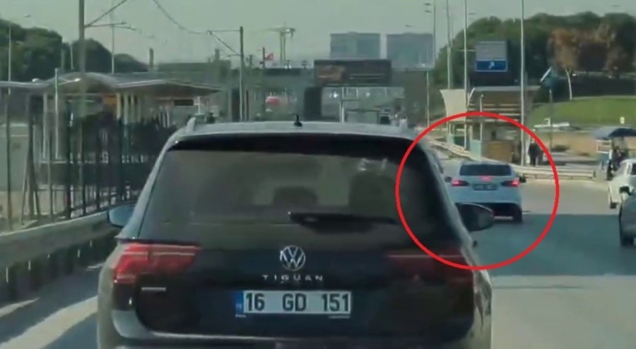 Bursa'da direksiyon başında fenalaşan sürücü çarpa çarpa ilerledi